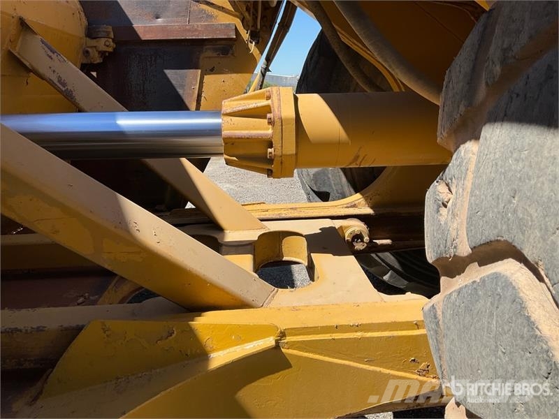CAT 631E Scrapers