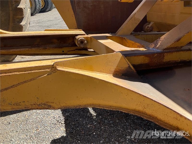 CAT 631E Scrapers