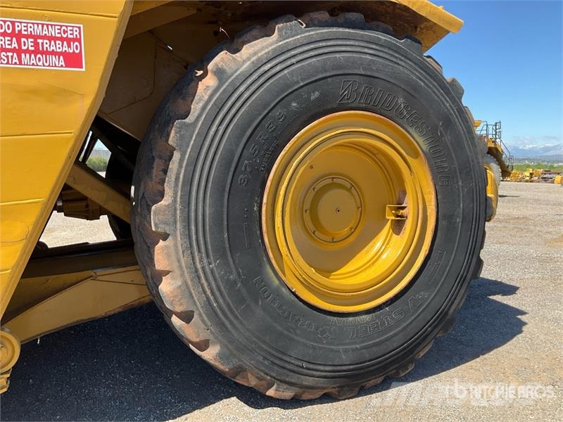 CAT 631E Scrapers