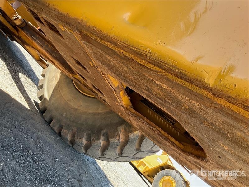 CAT 631E Scrapers