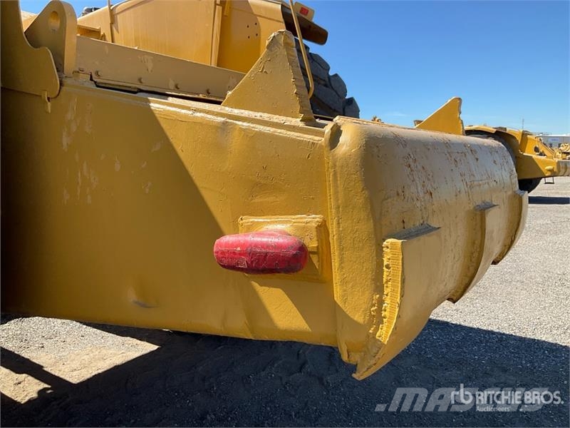 CAT 631E Scrapers