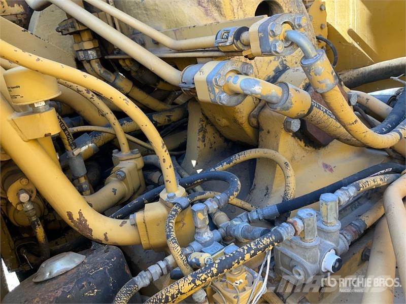 CAT 631E Scrapers
