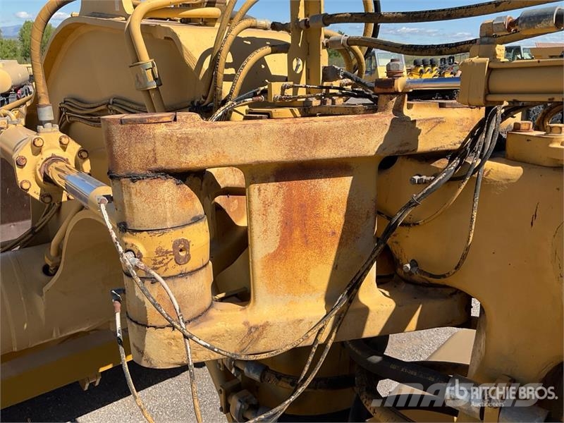 CAT 631E Scrapers