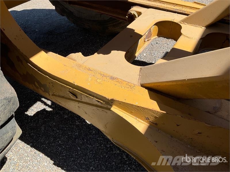 CAT 631E Scrapers