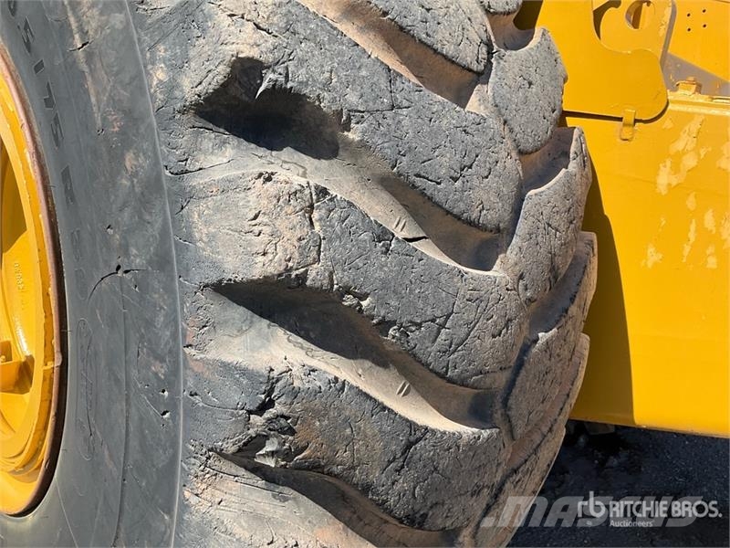 CAT 631E Scrapers