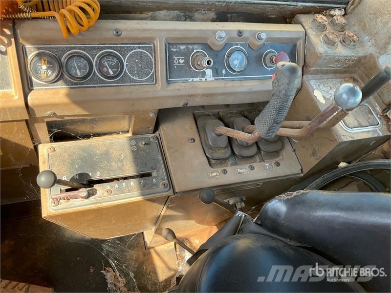 CAT 631E Scrapers