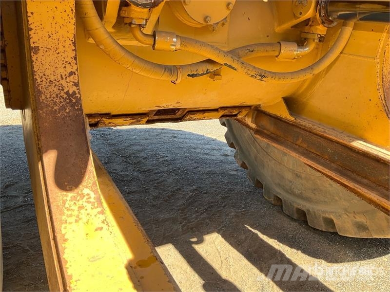 CAT 631E Scrapers