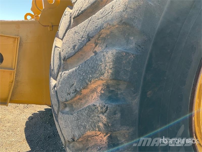 CAT 631E Scrapers