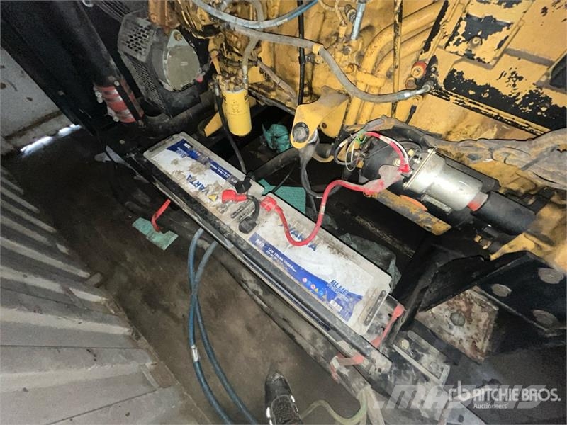 CAT 700 700 kVA Hooklift Containerized Generator Set Dīzeļģeneratori