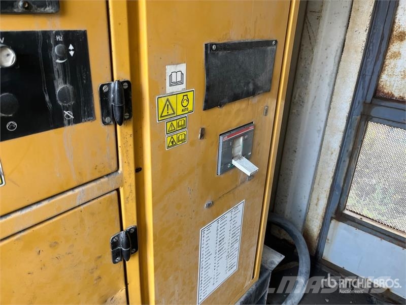 CAT 700 700 kVA Hooklift Containerized Generator Set Dīzeļģeneratori