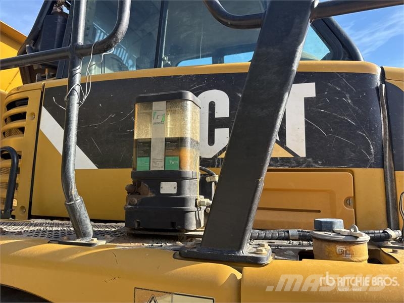 CAT 730C Csuklósdömperek
