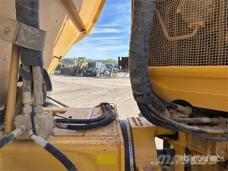 CAT 730C Csuklósdömperek