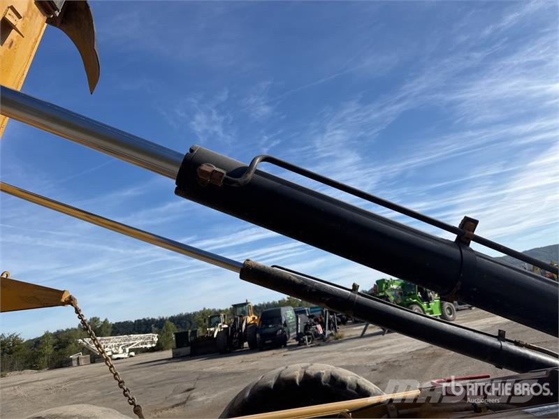 CAT 730C Csuklósdömperek
