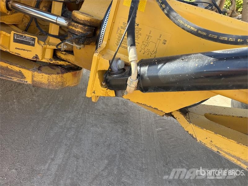 CAT 730C Csuklósdömperek