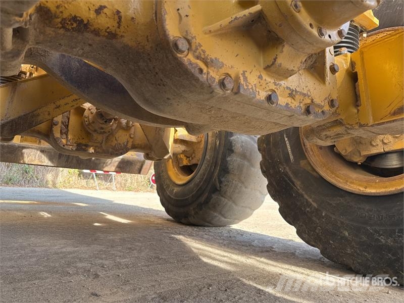 CAT 730C Csuklósdömperek