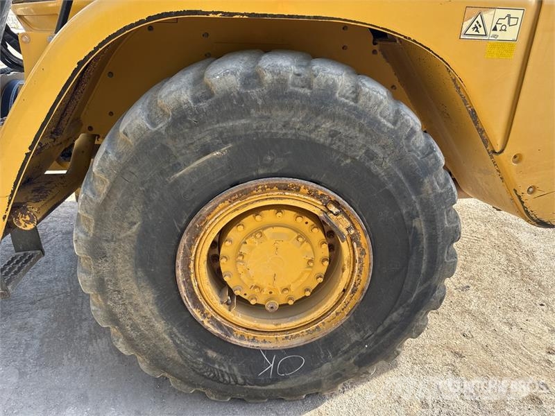 CAT 730C Csuklósdömperek