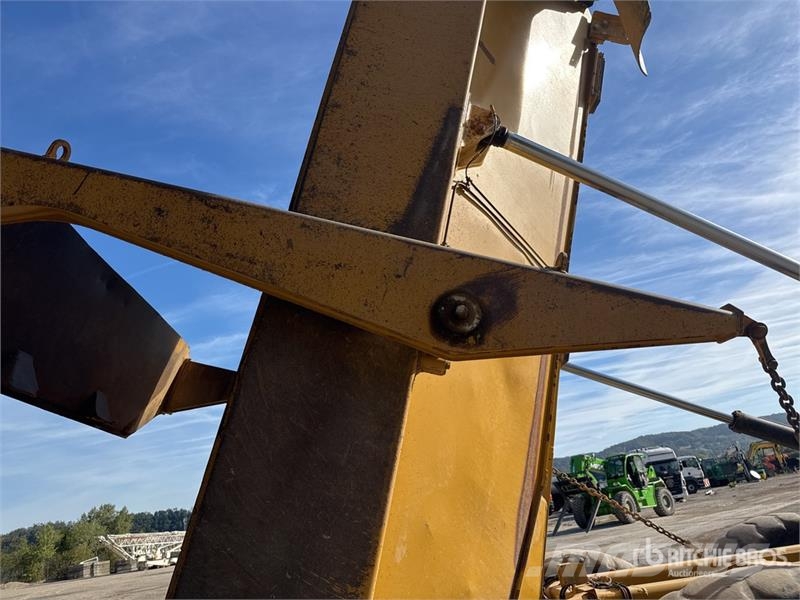 CAT 730C Csuklósdömperek