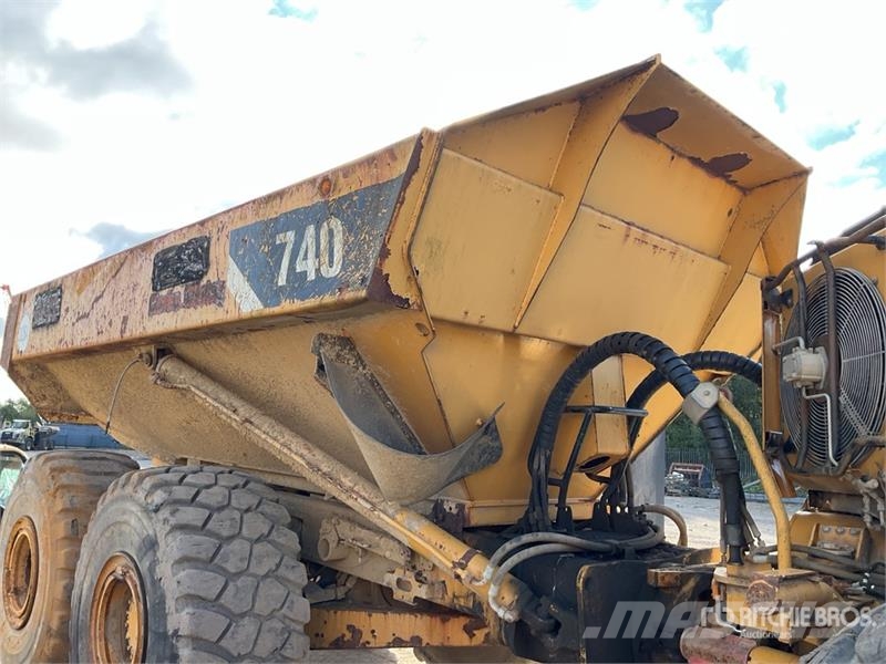 CAT 740 Csuklósdömperek