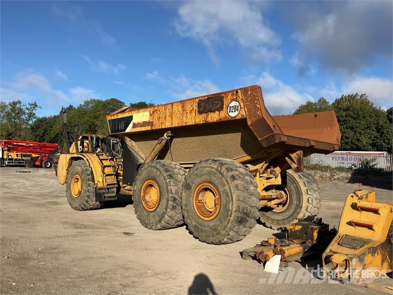 CAT 740 Csuklósdömperek