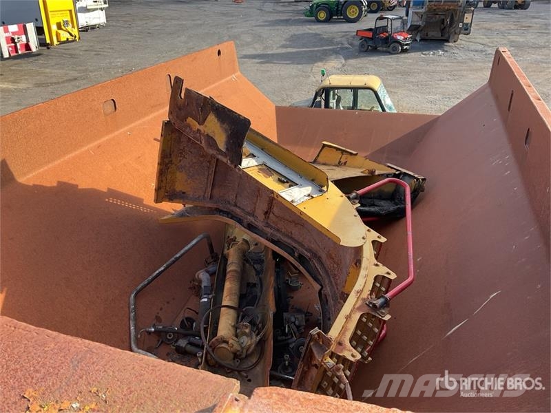 CAT 740 Csuklósdömperek
