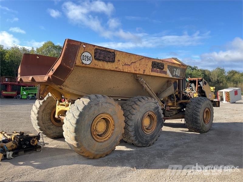 CAT 740 Csuklósdömperek
