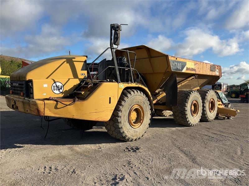CAT 740 Csuklósdömperek