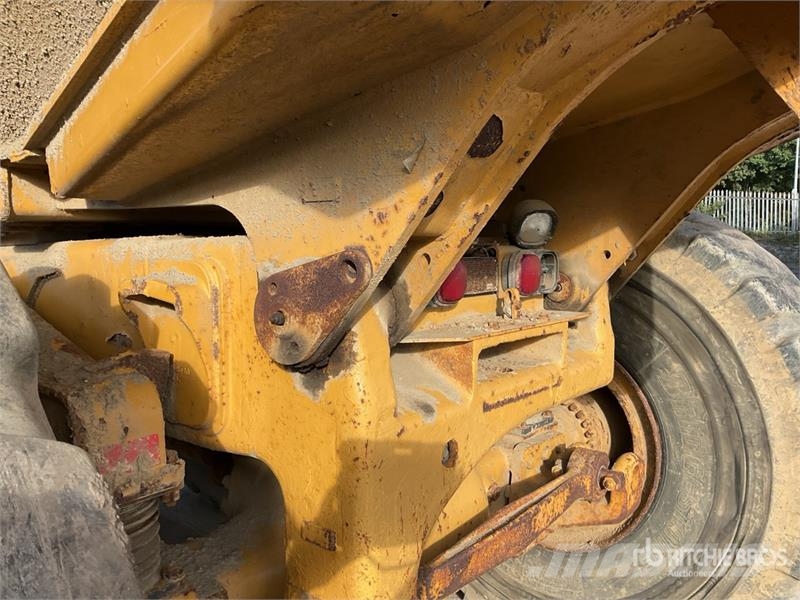 CAT 740 Csuklósdömperek