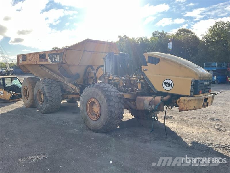 CAT 740 Csuklósdömperek