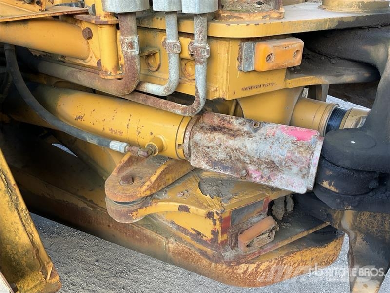 CAT 740 Csuklósdömperek
