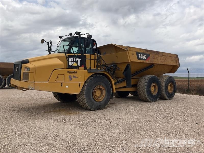 CAT 745C ساحبات مفصلية