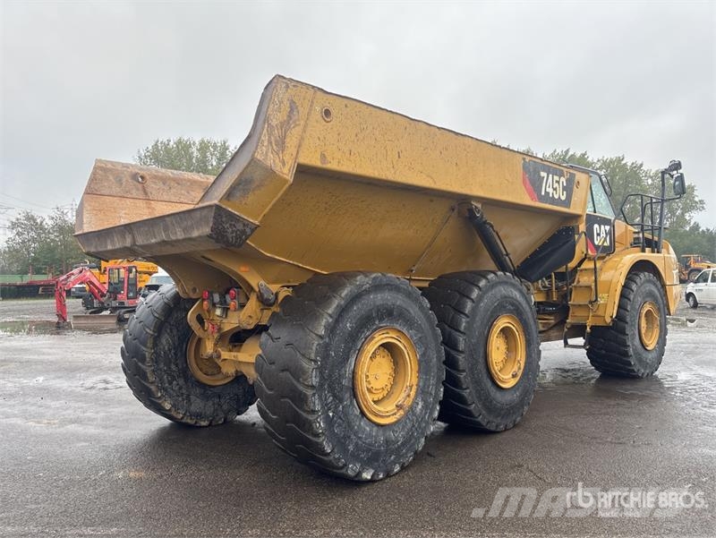 CAT 745C Liigendraamiga pinnaseveokid