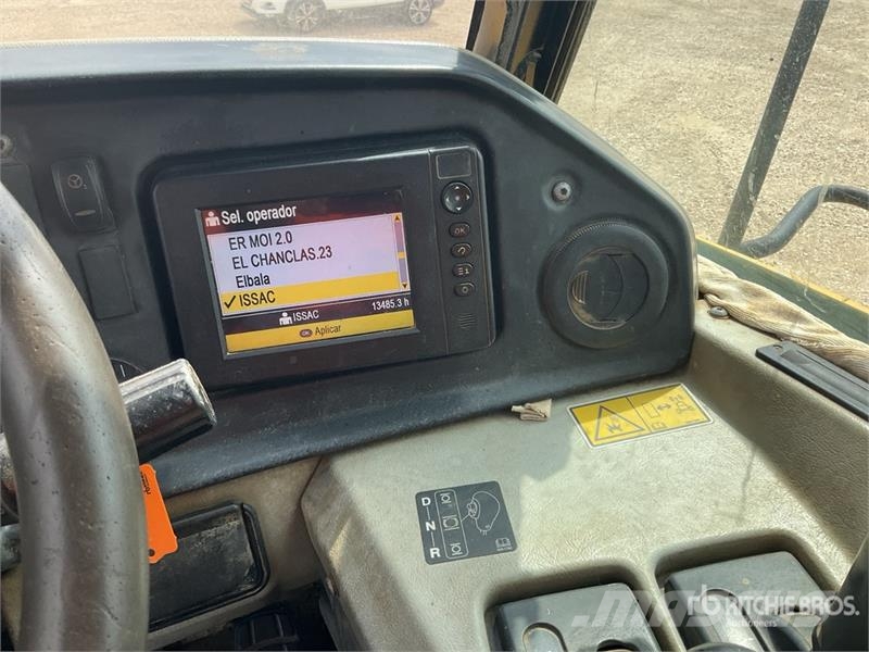 CAT 745C ساحبات مفصلية