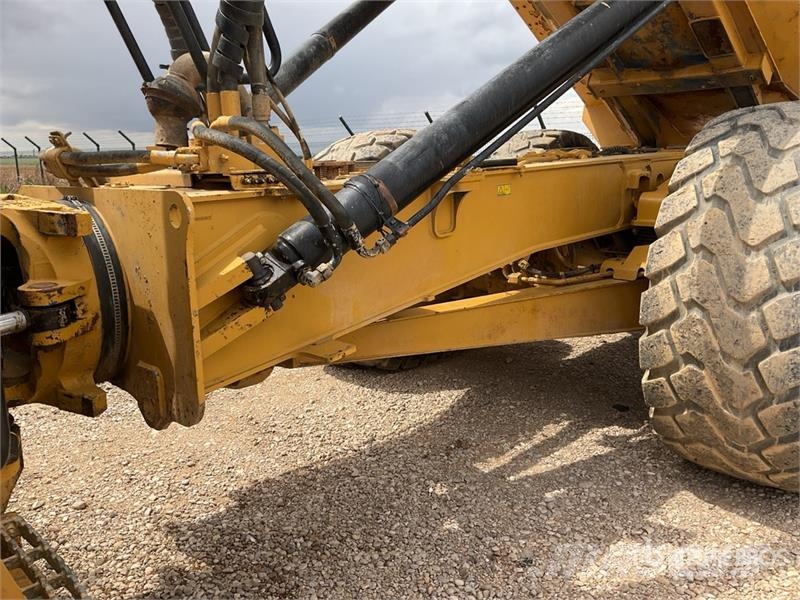 CAT 745C ساحبات مفصلية