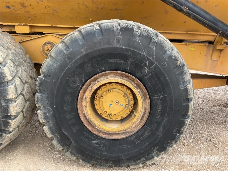 CAT 745C ساحبات مفصلية