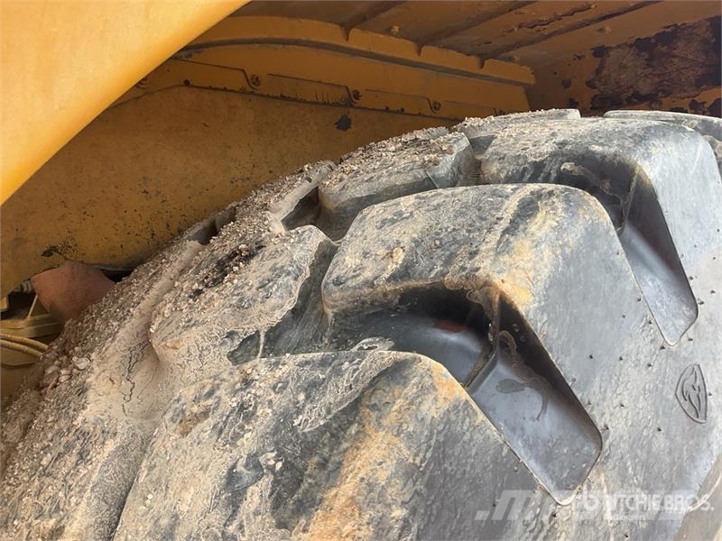CAT 745C ساحبات مفصلية
