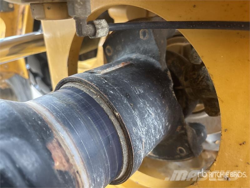 CAT 745C Liigendraamiga pinnaseveokid