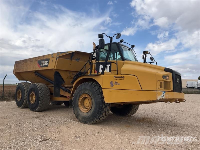 CAT 745C ساحبات مفصلية
