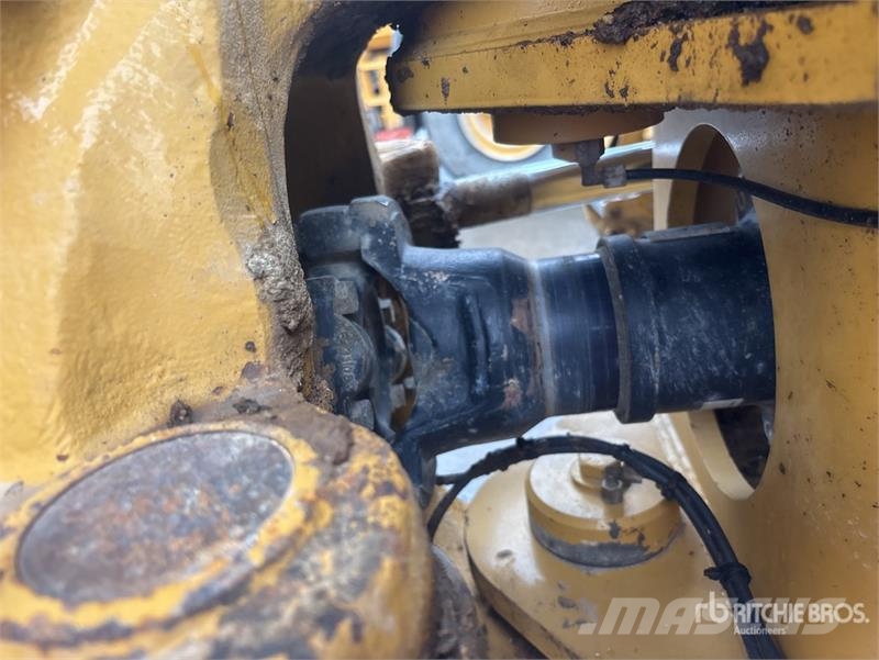 CAT 745C Liigendraamiga pinnaseveokid