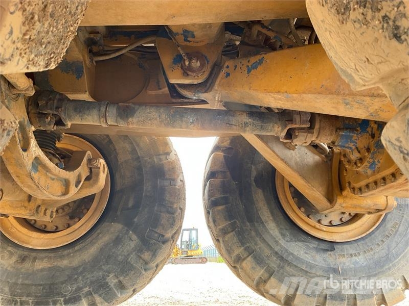 CAT 745C ساحبات مفصلية