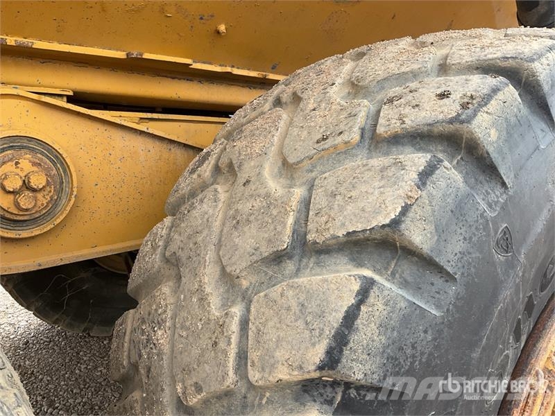 CAT 745C ساحبات مفصلية