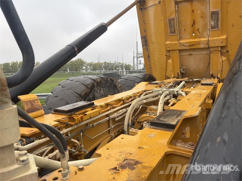 CAT 745C Liigendraamiga pinnaseveokid