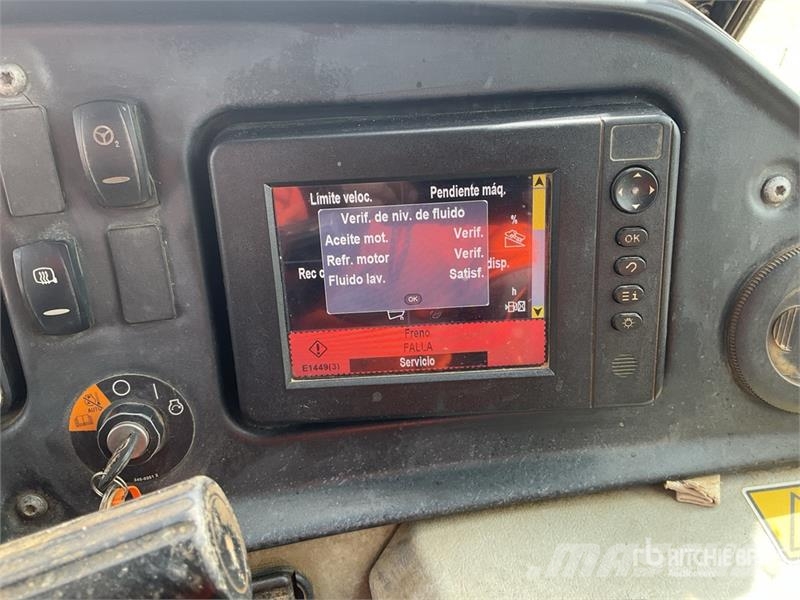 CAT 745C ساحبات مفصلية