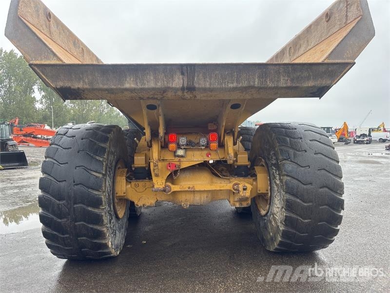 CAT 745C Liigendraamiga pinnaseveokid