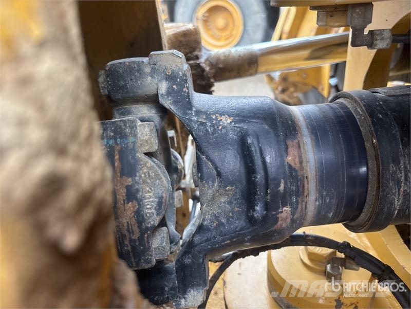 CAT 745C Liigendraamiga pinnaseveokid