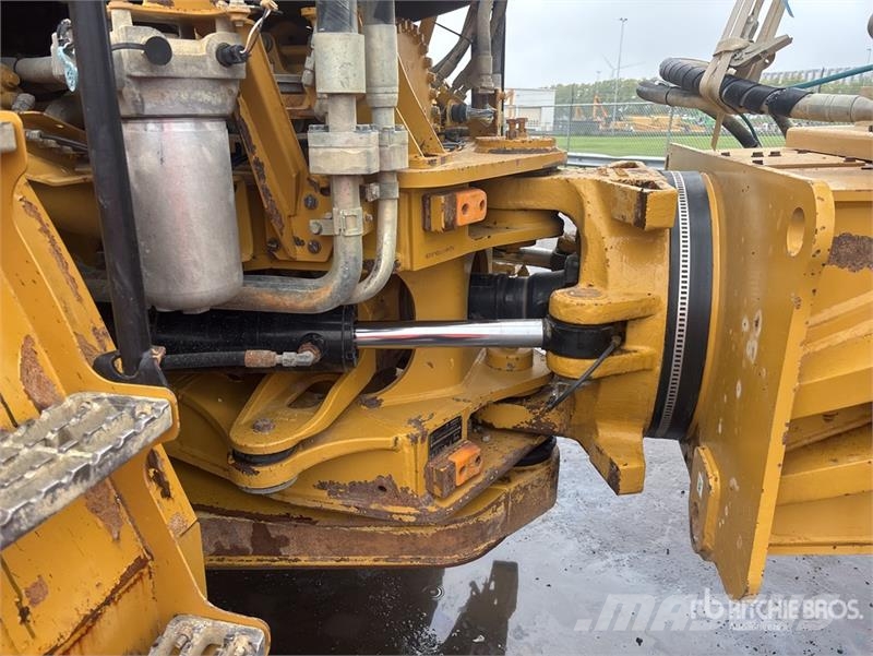 CAT 745C Liigendraamiga pinnaseveokid
