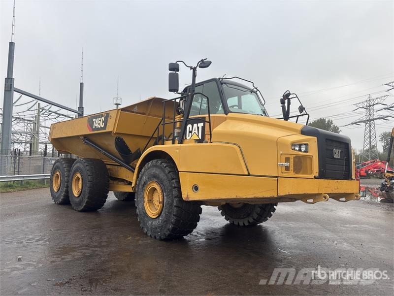 CAT 745C Liigendraamiga pinnaseveokid