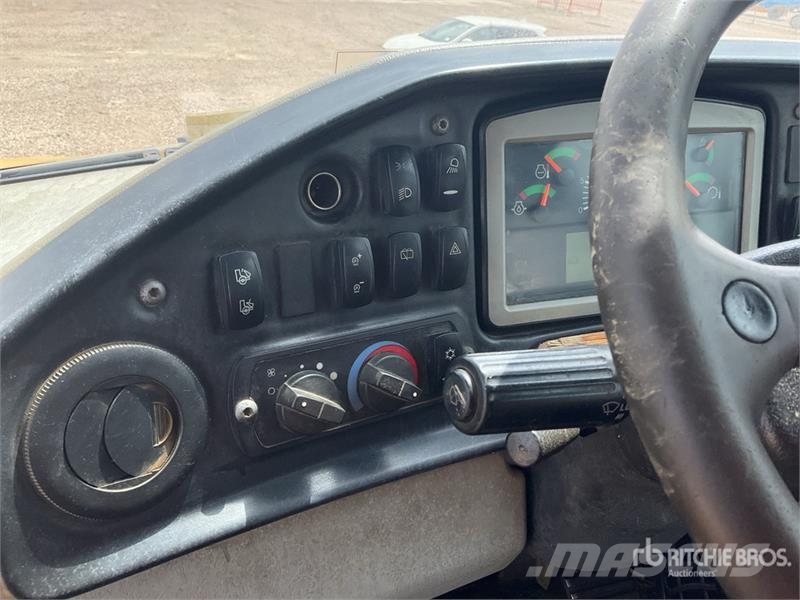 CAT 745C ساحبات مفصلية