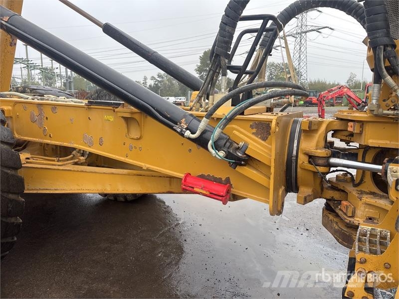 CAT 745C Liigendraamiga pinnaseveokid
