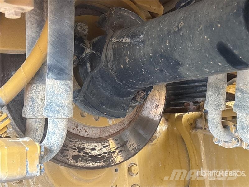 CAT 745C Liigendraamiga pinnaseveokid
