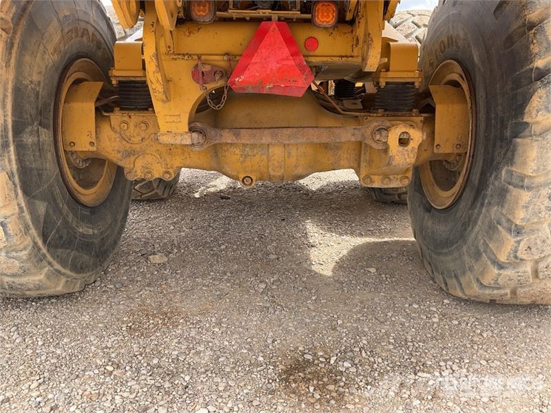 CAT 745C ساحبات مفصلية
